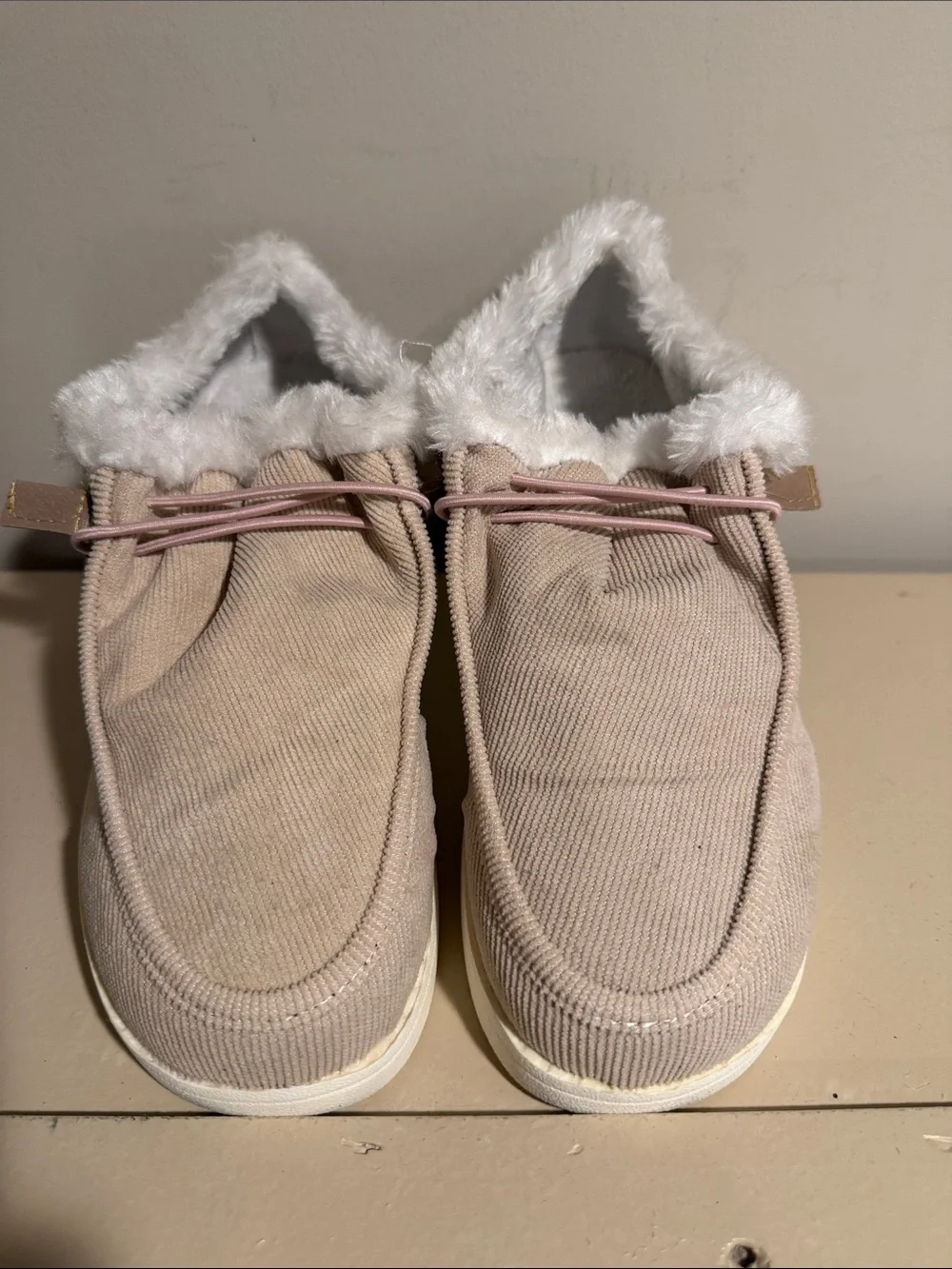 Kids Cozy Lined Slip-On Shoes in Beige with Faux Fur. Lightweight and versatile